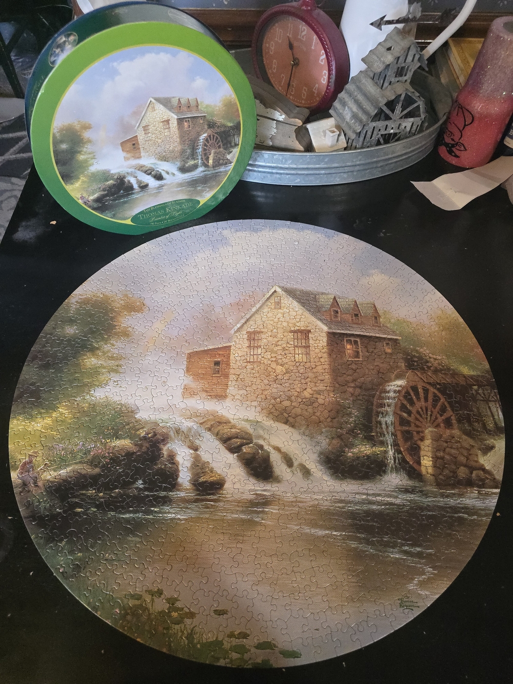 Thomas Kinkade 750 Piece 24" Round Puzzle